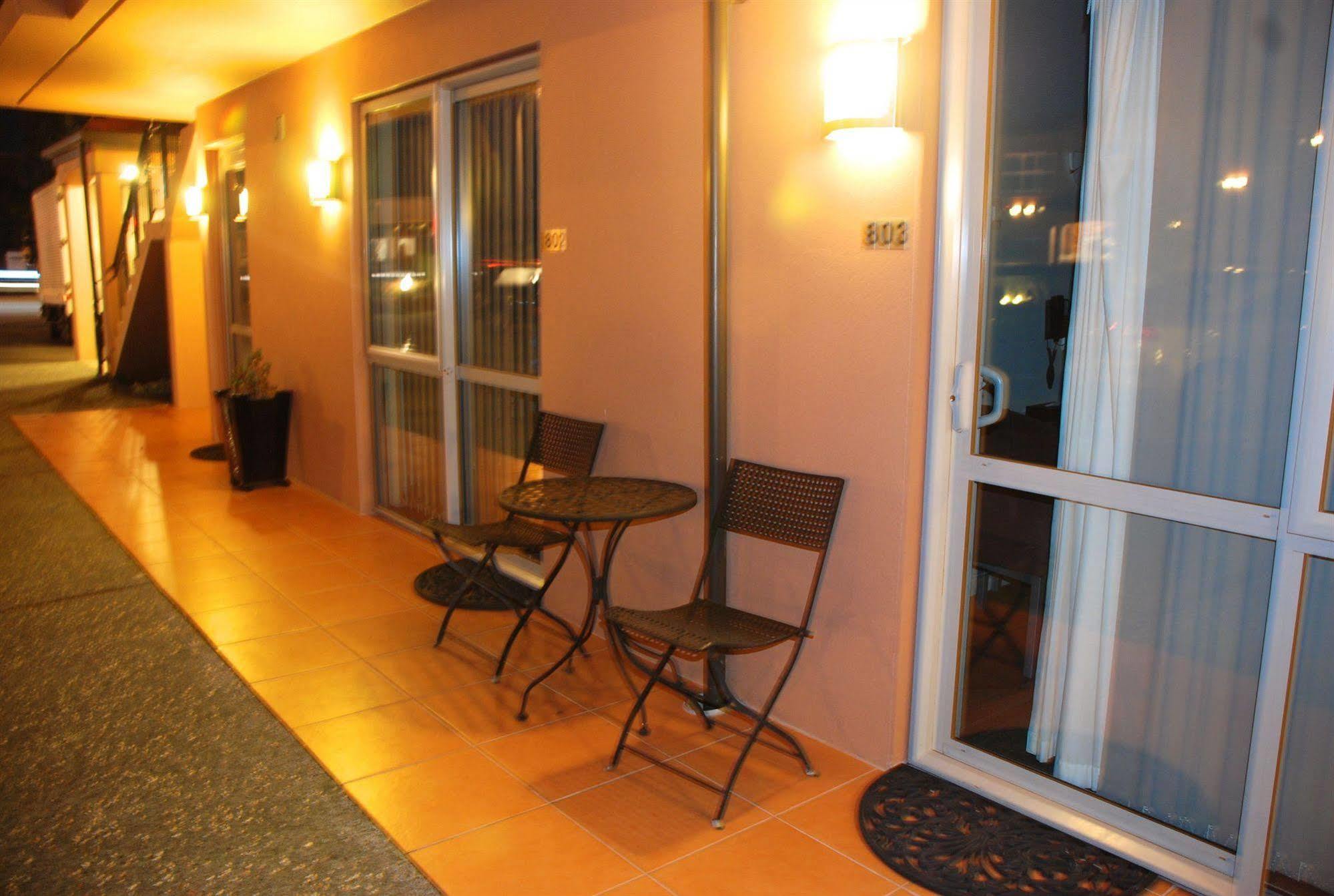 166 Majestic Court Motel Christchurch Extérieur photo